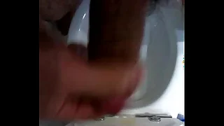 Lluvia dorada y pajazo pensando en culo hambriento